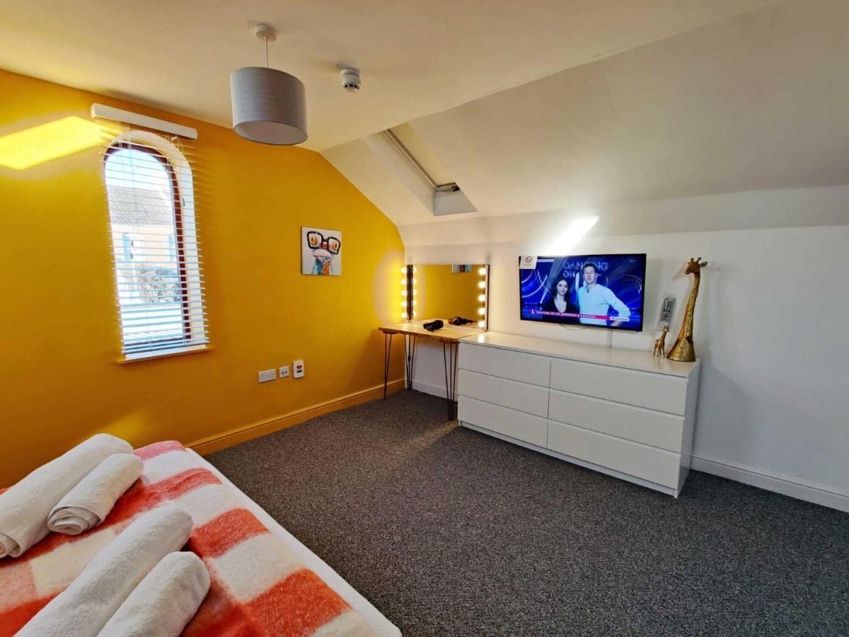 2 Ensuites, Garden, Smart Tv'S In All Rooms! Swansea Dış mekan fotoğraf